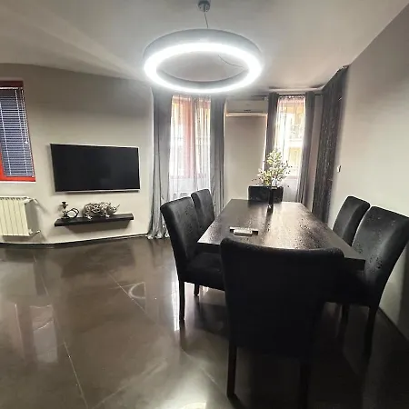 Bohemian 1 - Fast Wi-fi, Ac, Balconies 아파트